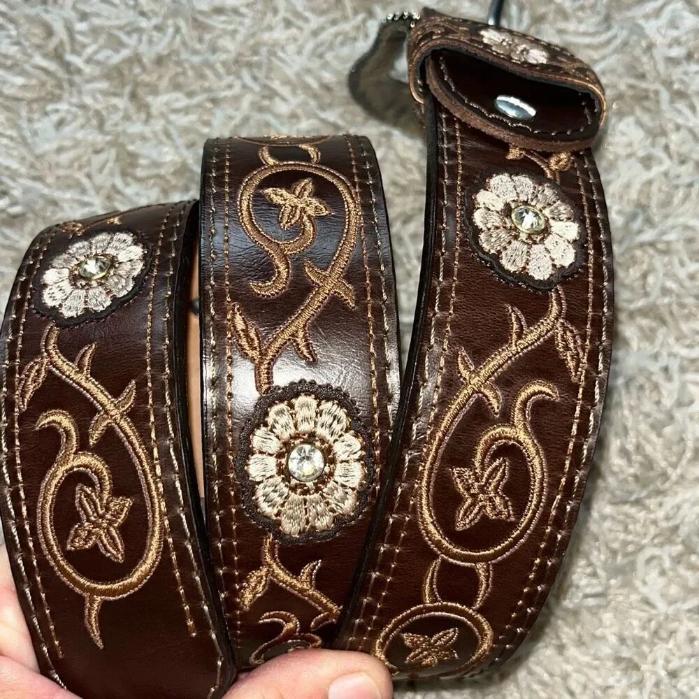 Hecho en Mexico Embossed Men’s Leather Belt, 32